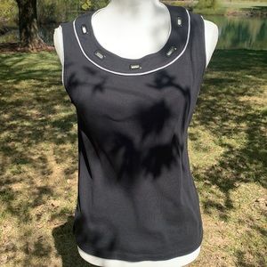 GUC Rafaela Black and White Sleeveless Top Size Medium Petite